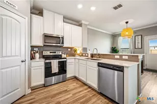 1953 Brook Bend, New Braunfels, TX 78130 - Photo 8