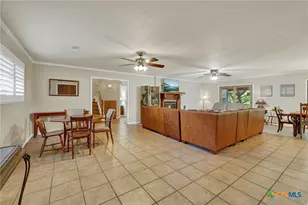 1380 Ponderosa Dr, New Braunfels, TX 78132 - Photo 6
