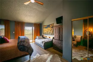 371 W Lincoln St, New Braunfels, TX 78130 - Photo 12