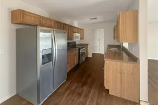 1712 Jackson St, Port Lavaca, TX 77979 - Photo 2