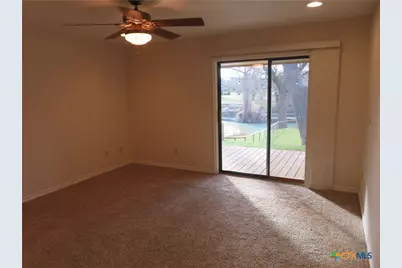 900 Boenig Street, Seguin, TX 78155 - Photo 20