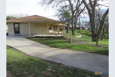 900 Boenig Street, Seguin, TX 78155 - Photo 8