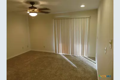 900 Boenig Street, Seguin, TX 78155 - Photo 18