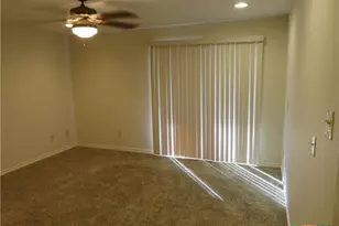900 Boenig St, Seguin, TX 78155 - Photo 18