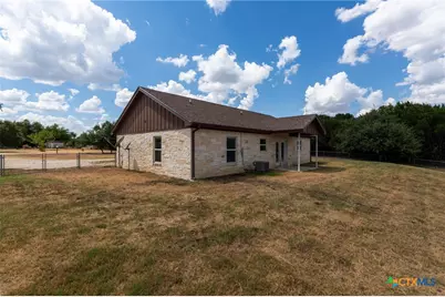 534 County Road 3081, Lampasas, TX 76550 - Photo 32