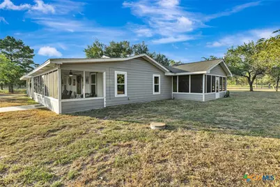 351 Sulphur Estates Rd, Victoria, TX 77905 - Photo 4