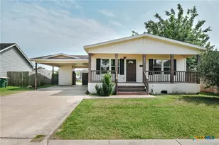 807 E Mesquite Ln, Victoria, TX 77901 - Photo 1