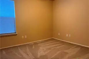 1229 Hilltop Dr, San Marcos, TX 78666 - Photo 6