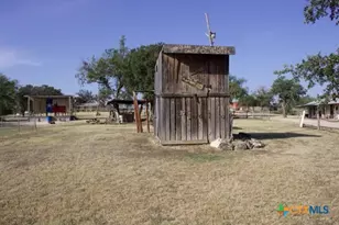 810 Fm 470, Bandera, TX 78003 - Photo 20