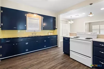 1903 E North Street, Victoria, TX 77901 - Photo 10