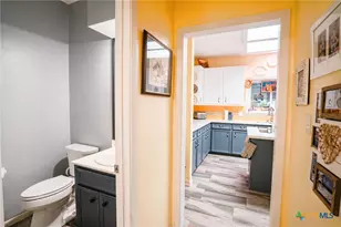 303 Woodlands Ln, Victoria, TX 77904 - Photo 16
