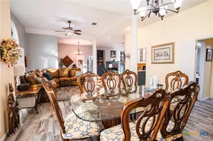 303 Woodlands Ln, Victoria, TX 77904 - Photo 12