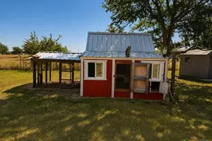 2415 Old Crawford Rd, Crawford, TX 76638 - Photo 32