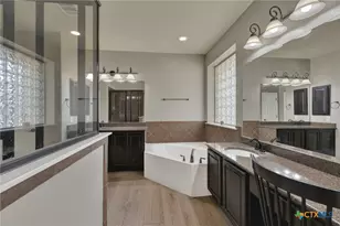263 Hamburg Ave, New Braunfels, TX 78132 - Photo 18
