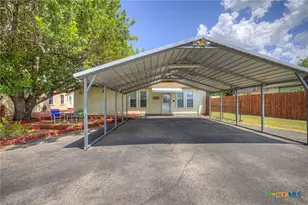 580 E Zipp Rd, New Braunfels, TX 78130 - Photo 28