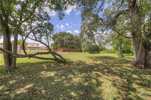 580 E Zipp Rd, New Braunfels, TX 78130 - Photo 4