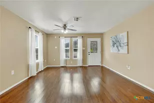 580 E Zipp Rd, New Braunfels, TX 78130 - Photo 30