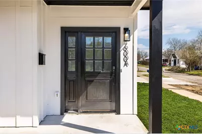 600 Kimbro Street, Taylor, TX 76574 - Photo 2