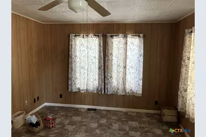 1603 N Avenue J, Shiner, TX 77984 - Photo 8