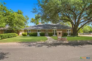 1501 N Wall St, Belton, TX 76513 - Photo 1