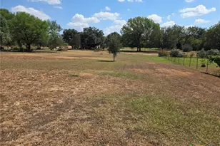 327 Reyna Ln, Seguin, TX 78155 - Photo 28