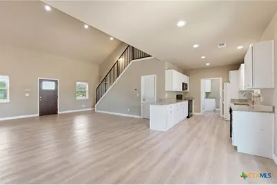 373 Cross Road, Kingsbury, TX 78638 - Photo 6