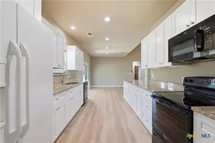 373 Cross Rd, Kingsbury, TX 78638 - Photo 8
