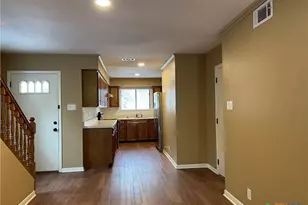 105 Blanco St, San Marcos, TX 78666 - Photo 4