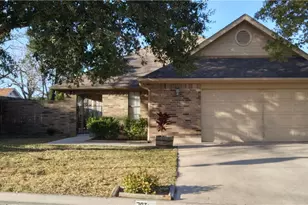 702 Cedar Pkwy, Seguin, TX 78155 - Photo 1