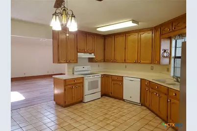 702 Cedar Parkway, Seguin, TX 78155 - Photo 4