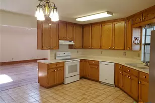 702 Cedar Pkwy, Seguin, TX 78155 - Photo 4