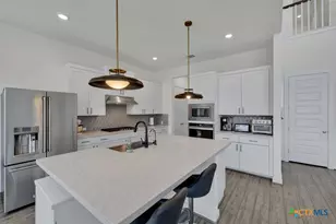382 Nightshade Trl, New Braunfels, TX 78132 - Photo 18