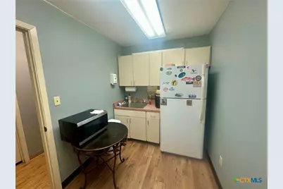 2001 Medical Parkway #D4, San Marcos, TX 78666 - Photo 8