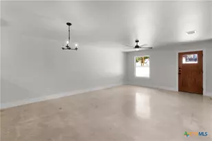 203 Boyles St, Belton, TX 76513 - Photo 8