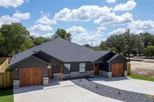 203 Boyles St, Belton, TX 76513 - Photo 2