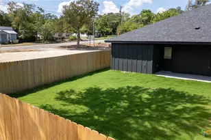 203 Boyles St, Belton, TX 76513 - Photo 6