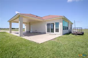 394 Sunrise Bay Dr, Port Lavaca, TX 77979 - Photo 4