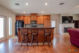 394 Sunrise Bay Dr, Port Lavaca, TX 77979 - Photo 8