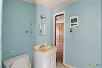 924 Lake Drive, Seguin, TX 78155 - Photo 18