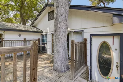 924 Lake Drive, Seguin, TX 78155 - Photo 8