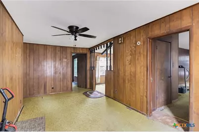 924 Lake Drive, Seguin, TX 78155 - Photo 10