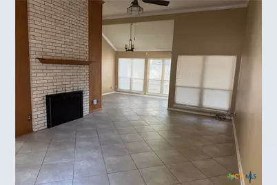 106 Amhurst Street, Victoria, TX 77904 - Photo 2