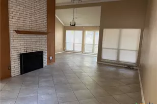 106 Amhurst St, Victoria, TX 77904 - Photo 2