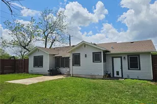 2002 N Wheeler St, Victoria, TX 77901 - Photo 6