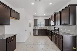 125 Flatland Trl, San Marcos, TX 78666 - Photo 10