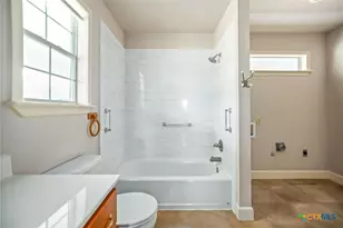 96 E Meadowlark Dr, Port Lavaca, TX 77979 - Photo 26