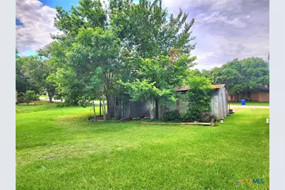 502 Migl Street, Yoakum, TX 77995 - Photo 4