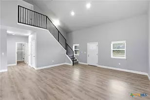 475 Cross Rd, Kingsbury, TX 78638 - Photo 4