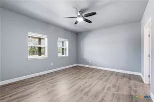 475 Cross Rd, Kingsbury, TX 78638 - Photo 10
