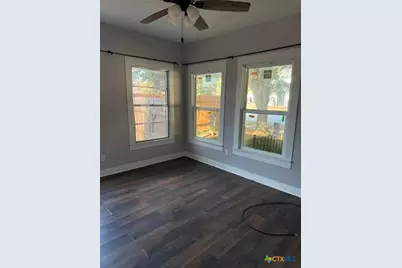 215 N Houston Avenue, Cameron, TX 76520 - Photo 16
